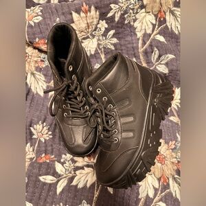 NWOT azalea wang chunky booties